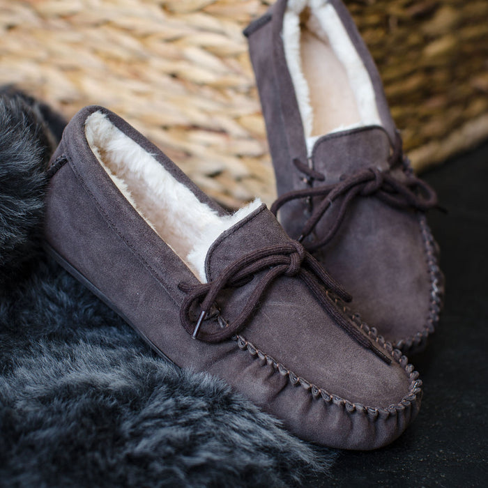 Deluxe Mens 'Leo' Lambswool Moccasin Slippers with Hard Sole - Chocolate